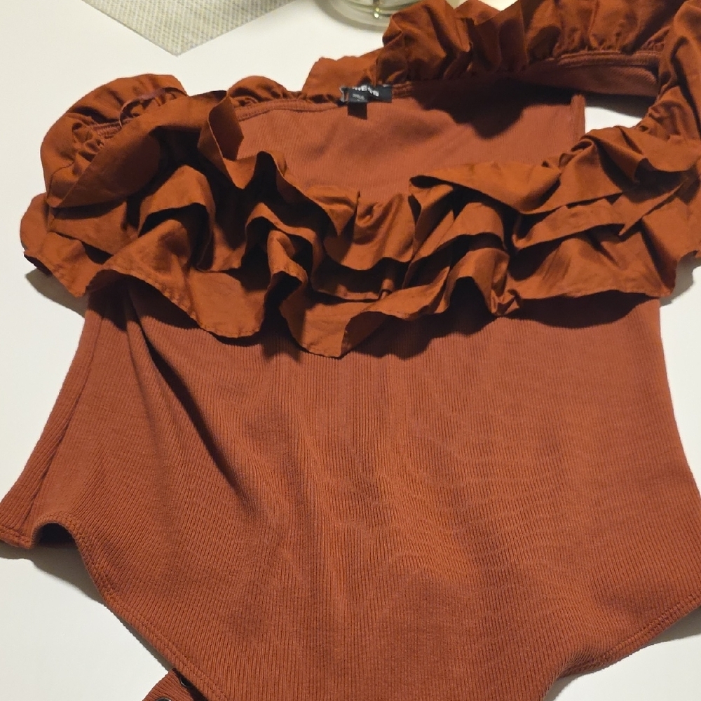 Express Terracotta Ruffle Bodysuit - Picture 3 of 3